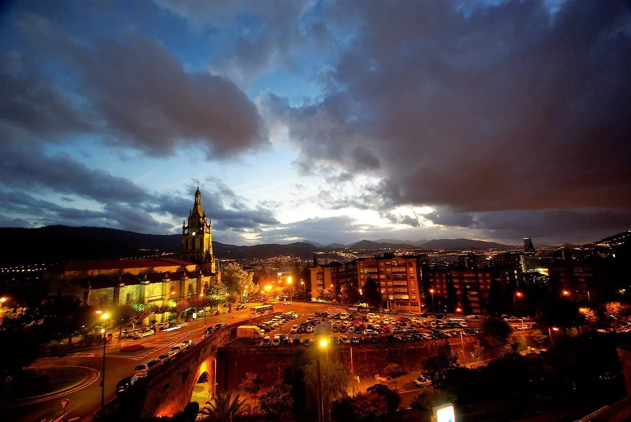 All Iron Hostel Bilbao
